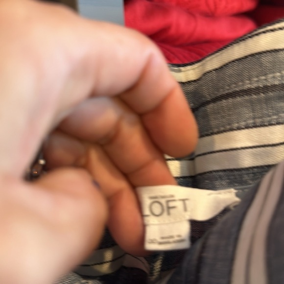 Loft Riviera size 00 (fits like 0-2) chambray and navy/white stripes shorts 4”​ - Picture 2 of 3